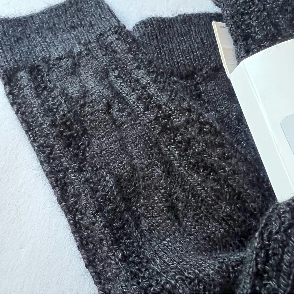 HUE CABLE KNIT RIB KNEE HIGH SOCKS BLACK OS NWT